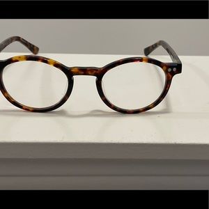 Eyeglass frames by Converse 45-21-145 tortoise.